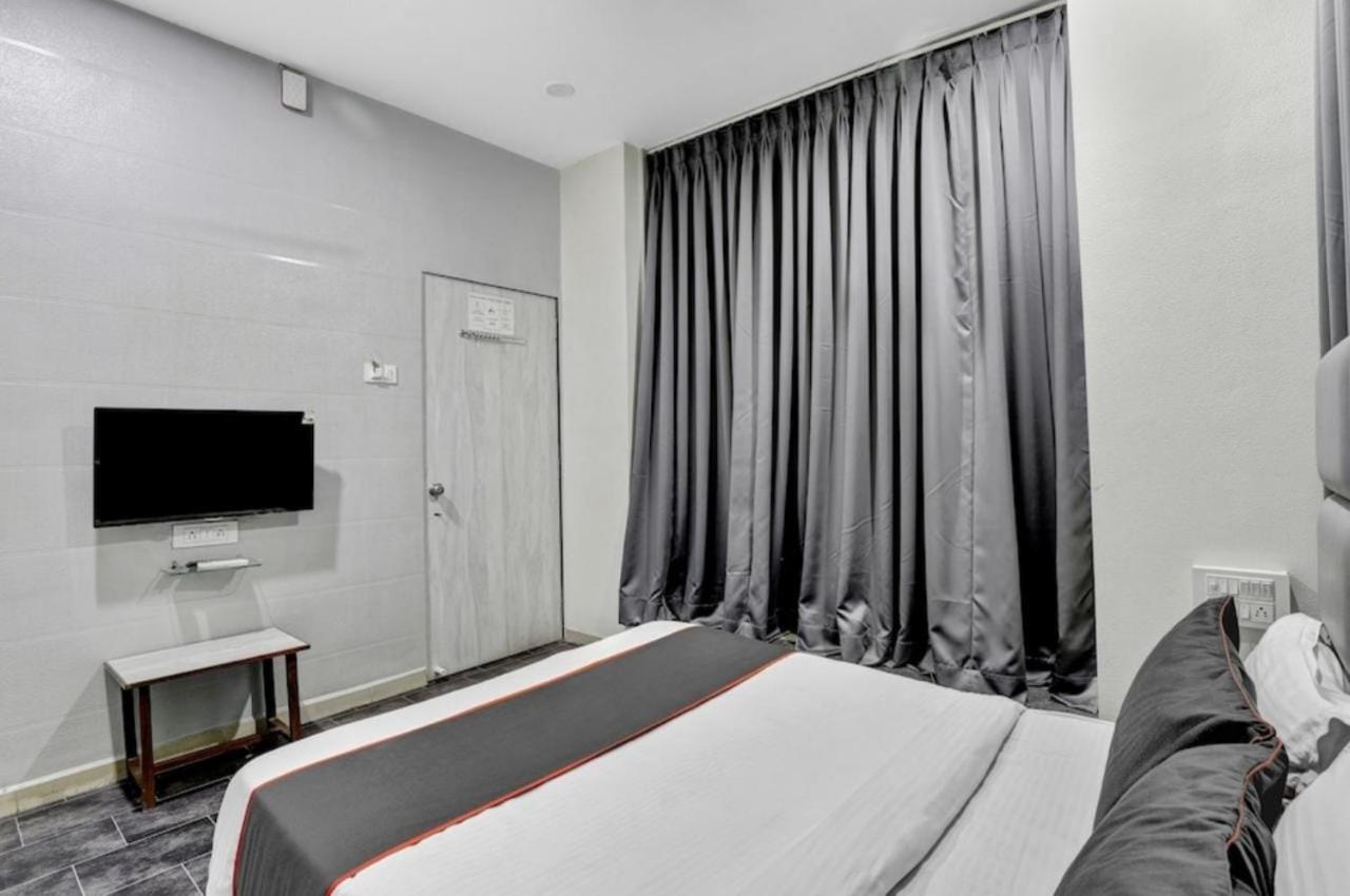 Hotel Unicorn, 苏拉特 外观 照片