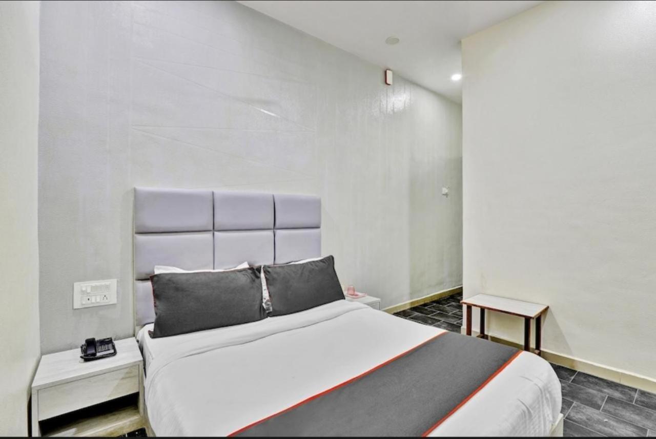 Hotel Unicorn, 苏拉特 外观 照片
